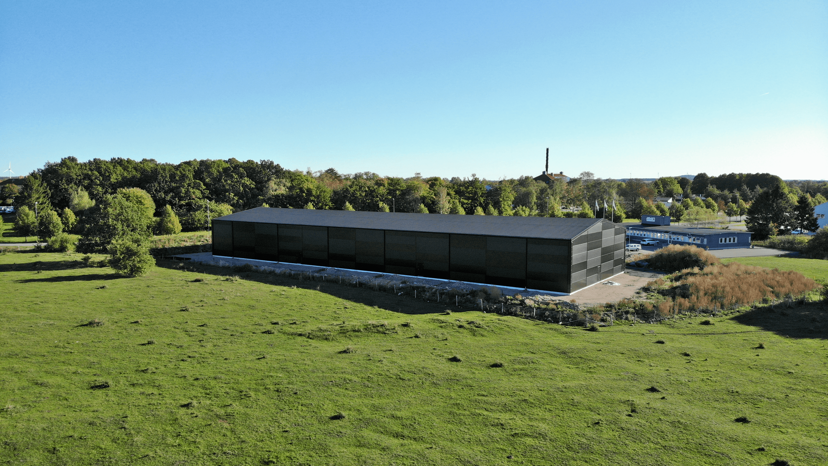 Drönarbild på padelhall i Kristianstad